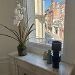Le Palais De Leo Luxury Hyper Center 4p Balcony Ac Apartment