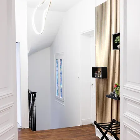 Le Palais De Leo Luxury Hyper Center 4p Balcony Ac