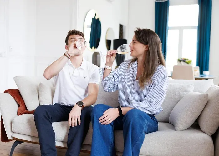 Le Palais De Leo Luxury Hyper Center 4p Balcony Ac